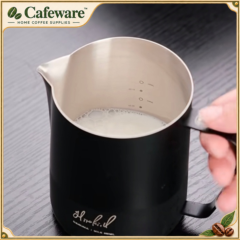 Barista Milk Jug - เหยือกตีฟองนมสแตนเลส 304 พร้อมพวยกาแหลมคมสำหรับทำลาเต้อาร์ตแบรนด์ Timemore Co สำหรับบาริสต้า
